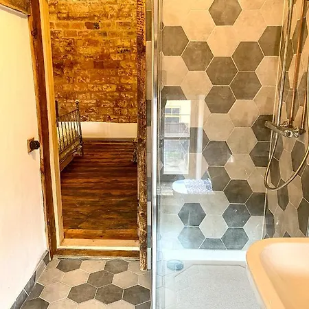 Baznicas Ielas Apartman *